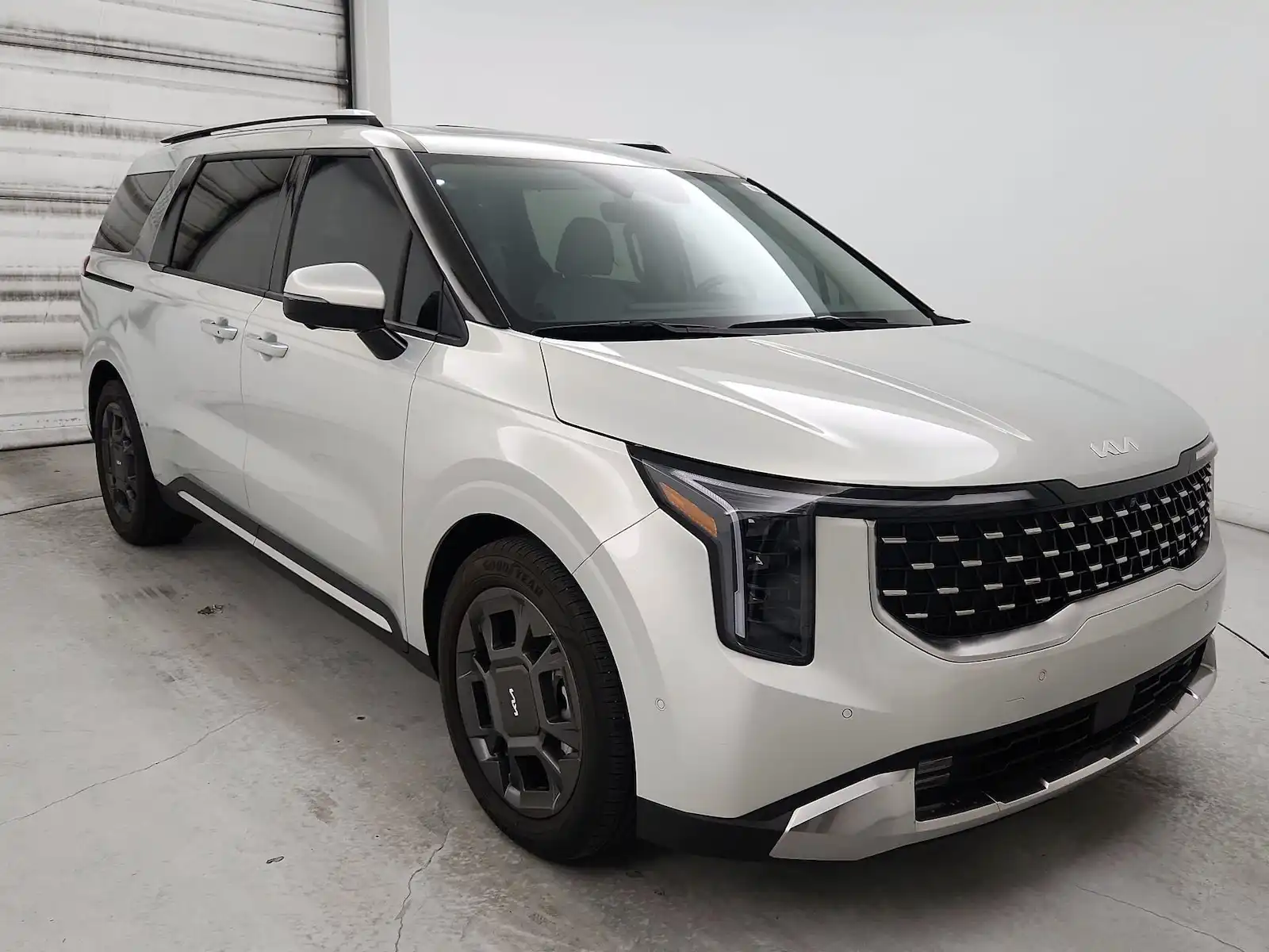 2025 Kia Sedona SX's photo