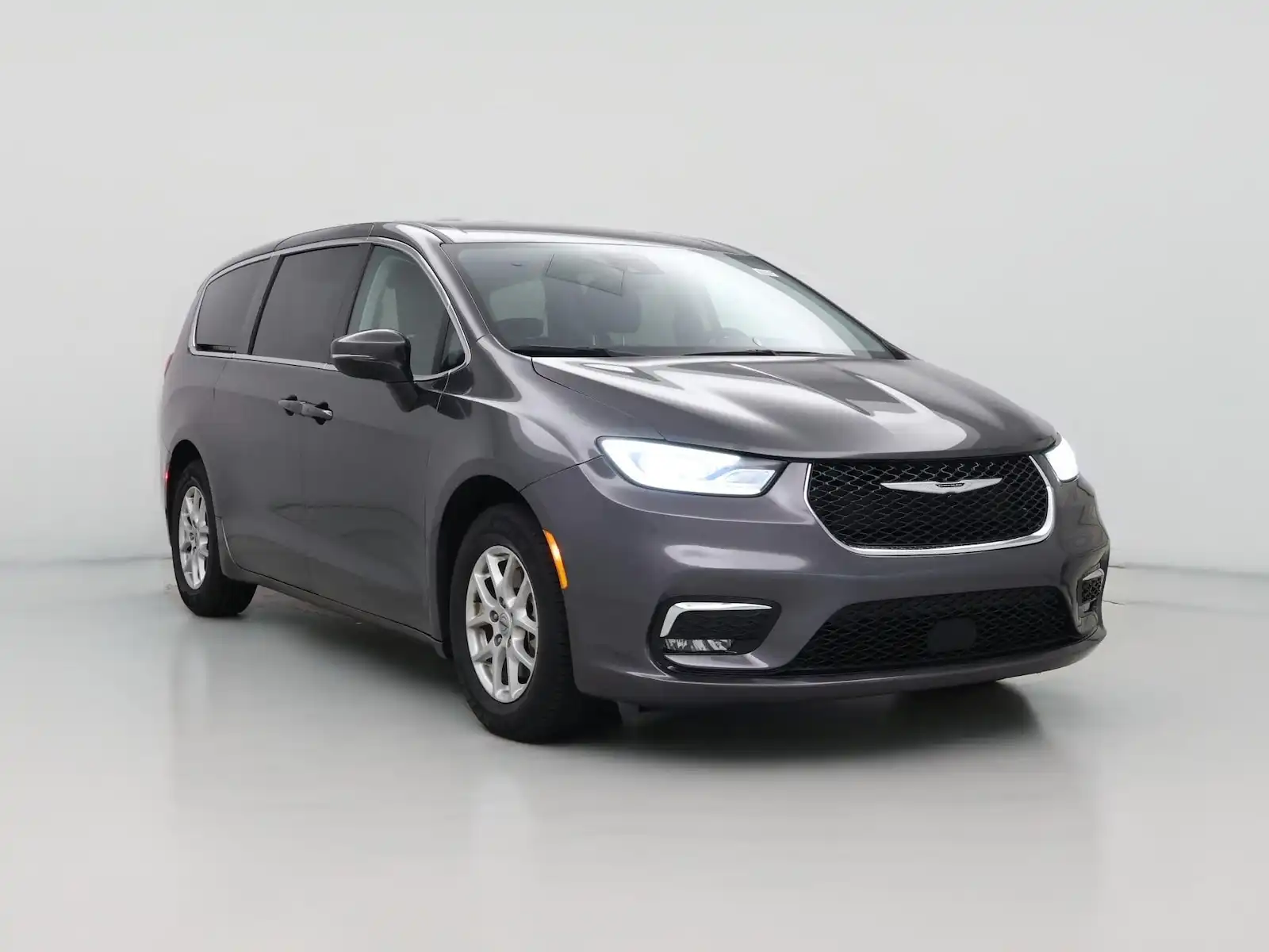 2023 Chrysler Pacifica Touring L's photo