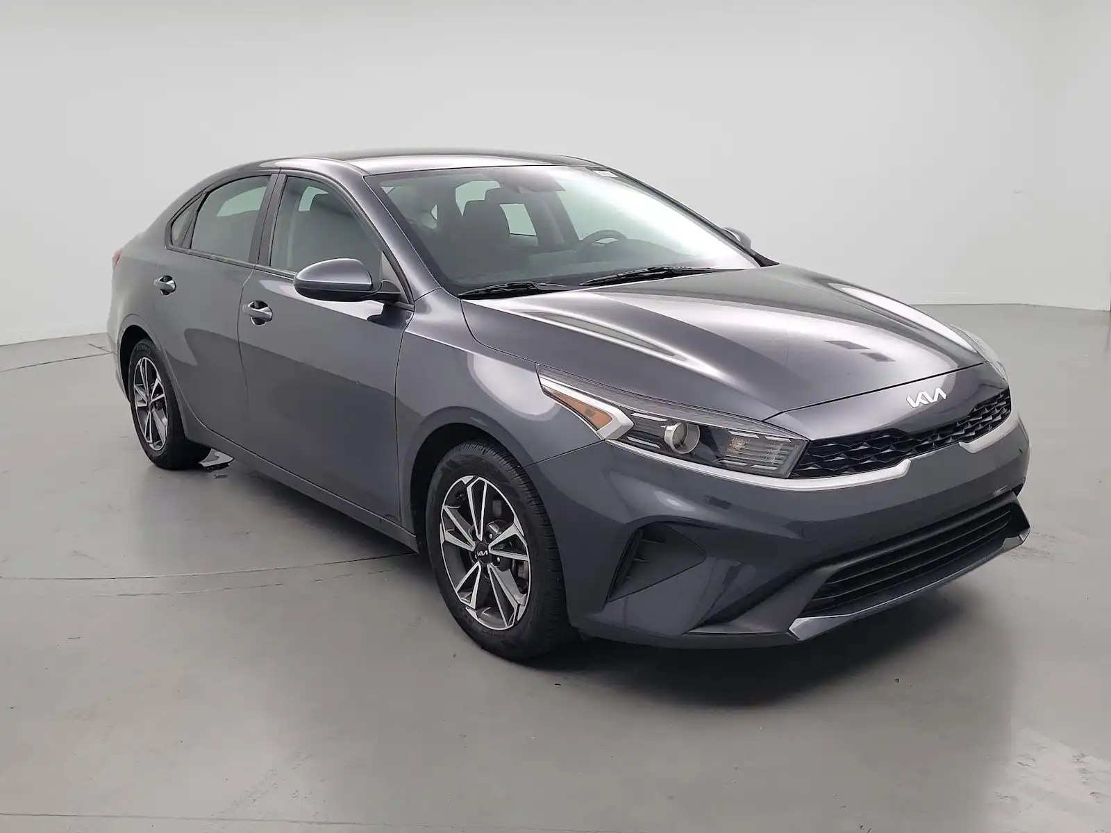 2023 Kia Forte LXS Auto's photo