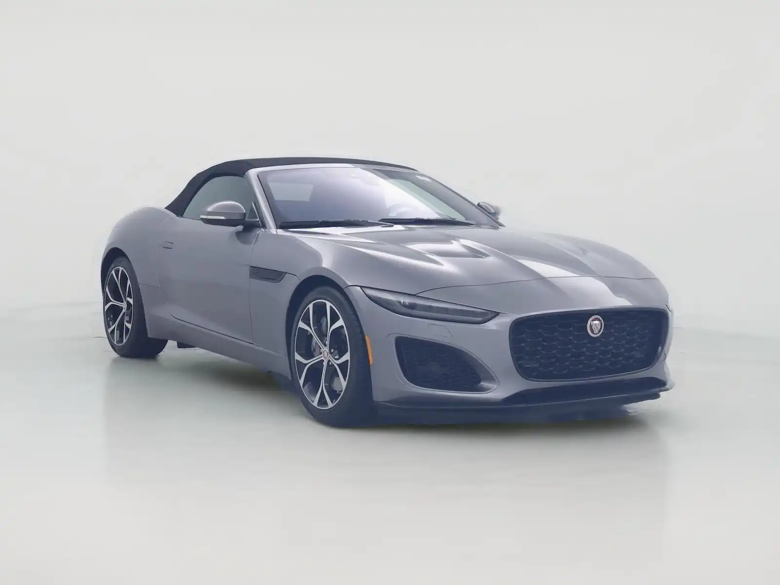 2021 Jaguar F-TYPE Convertible's photo