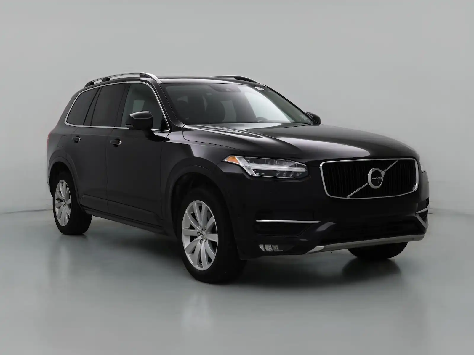 2016 Volvo XC90 T6 AWD Momentum's photo