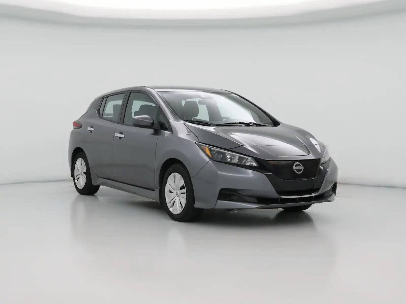 2025 Nissan Leaf S's photo