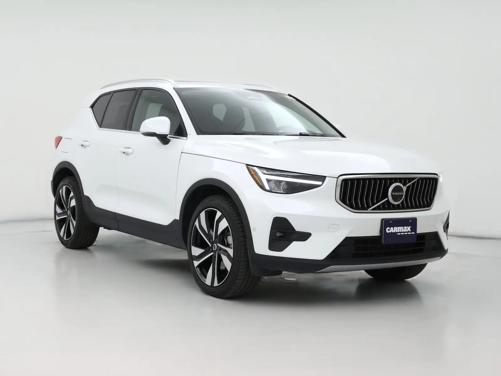 2025 Volvo XC40 B5 Plus Bright AWD photo 1