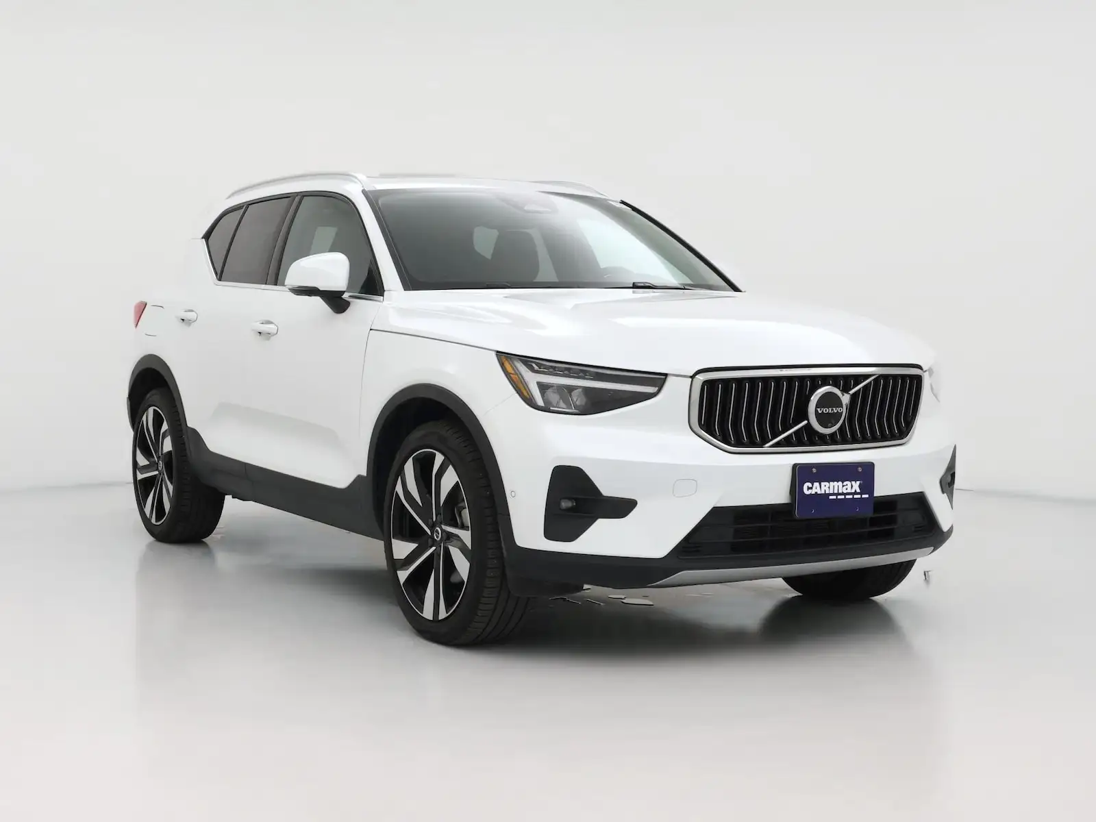 2025 Volvo XC40 B5 Plus Bright AWD's photo