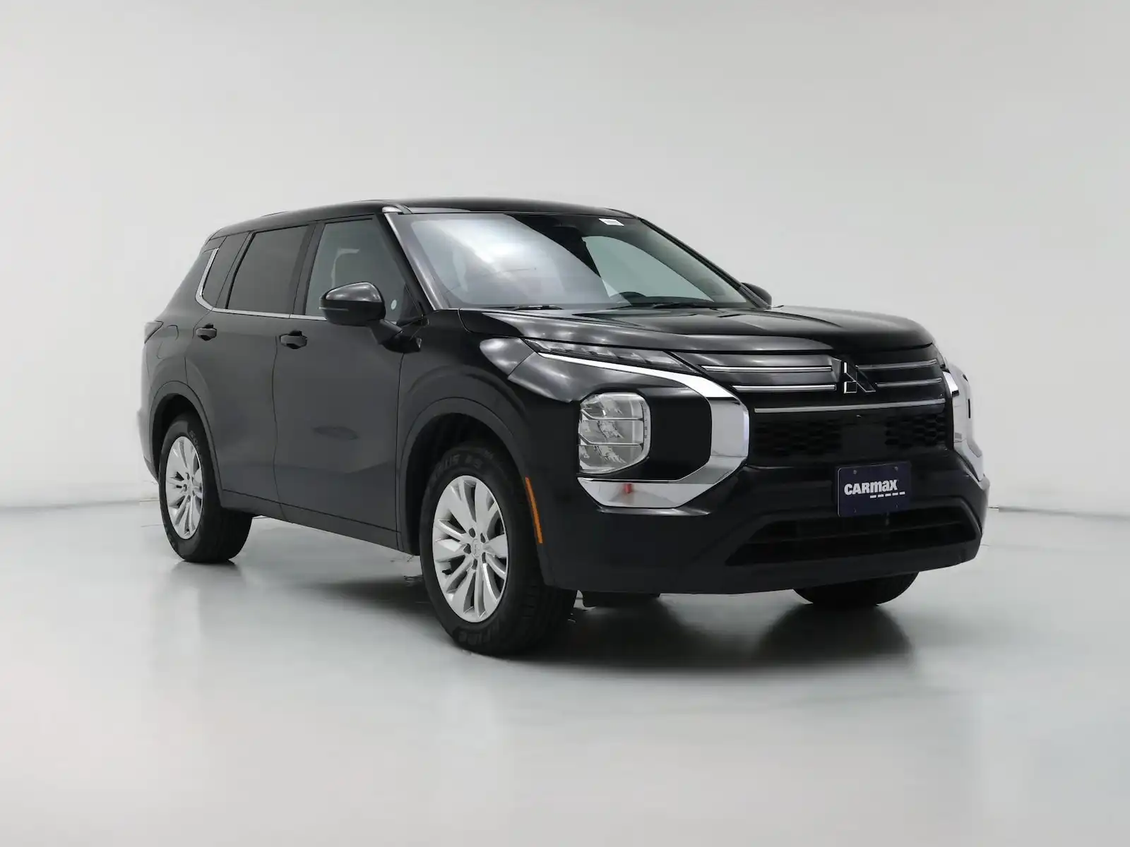 2025 Mitsubishi Outlander ES S-AWC's photo