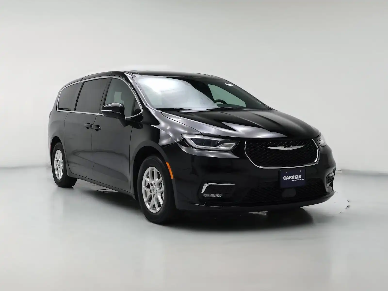2025 Chrysler Pacifica Select's photo