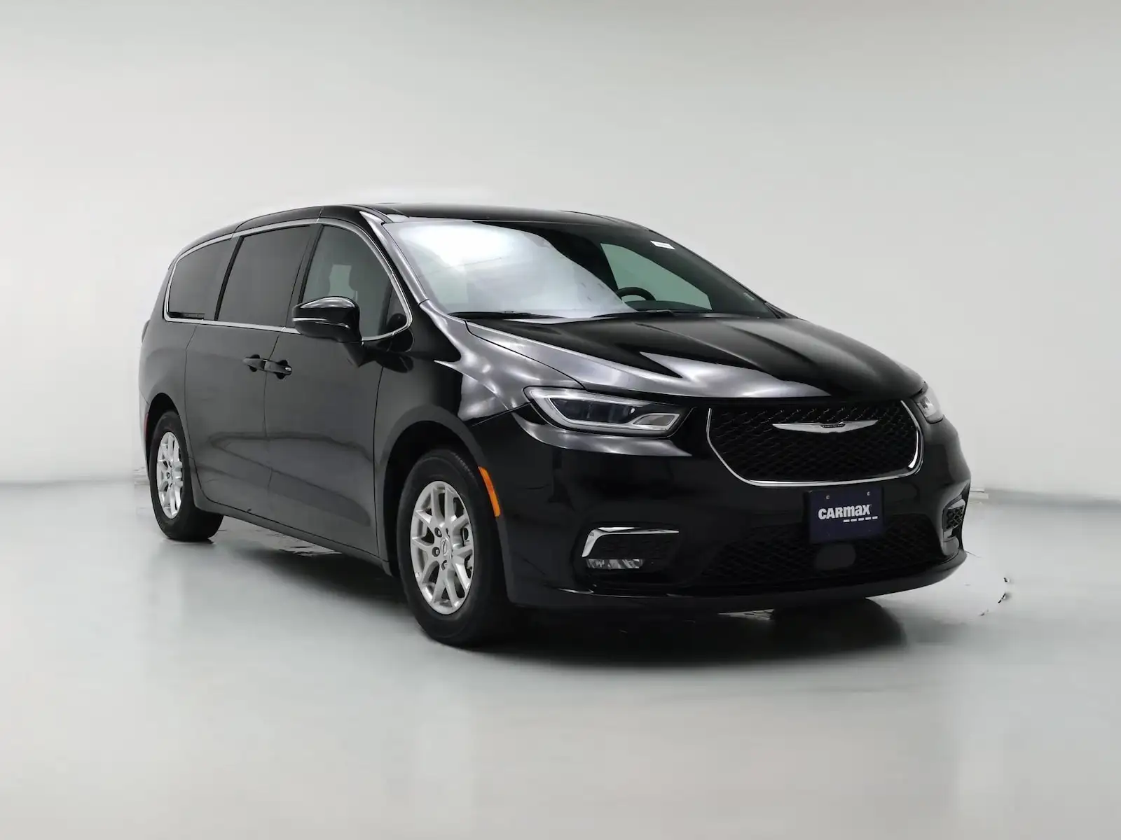 2025 Chrysler Pacifica Select's photo