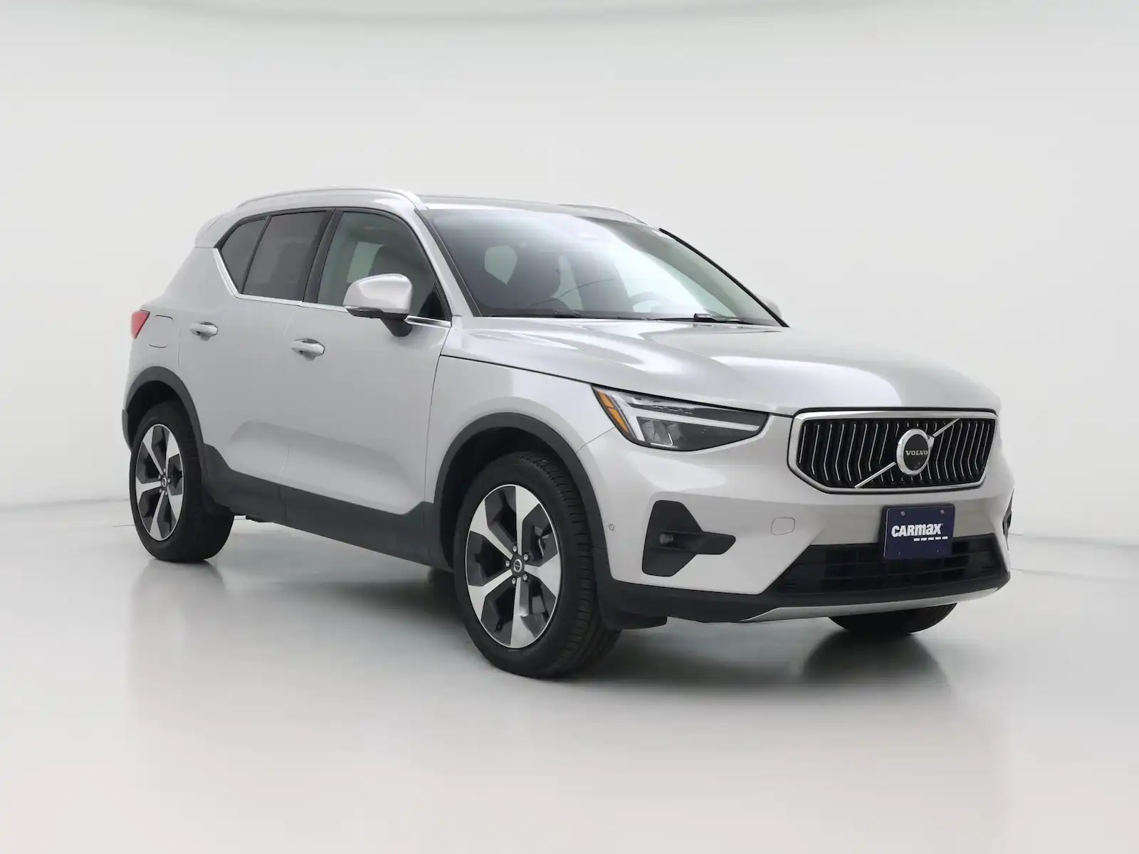 2025 Volvo XC40 B5 Plus Bright AWD's photo
