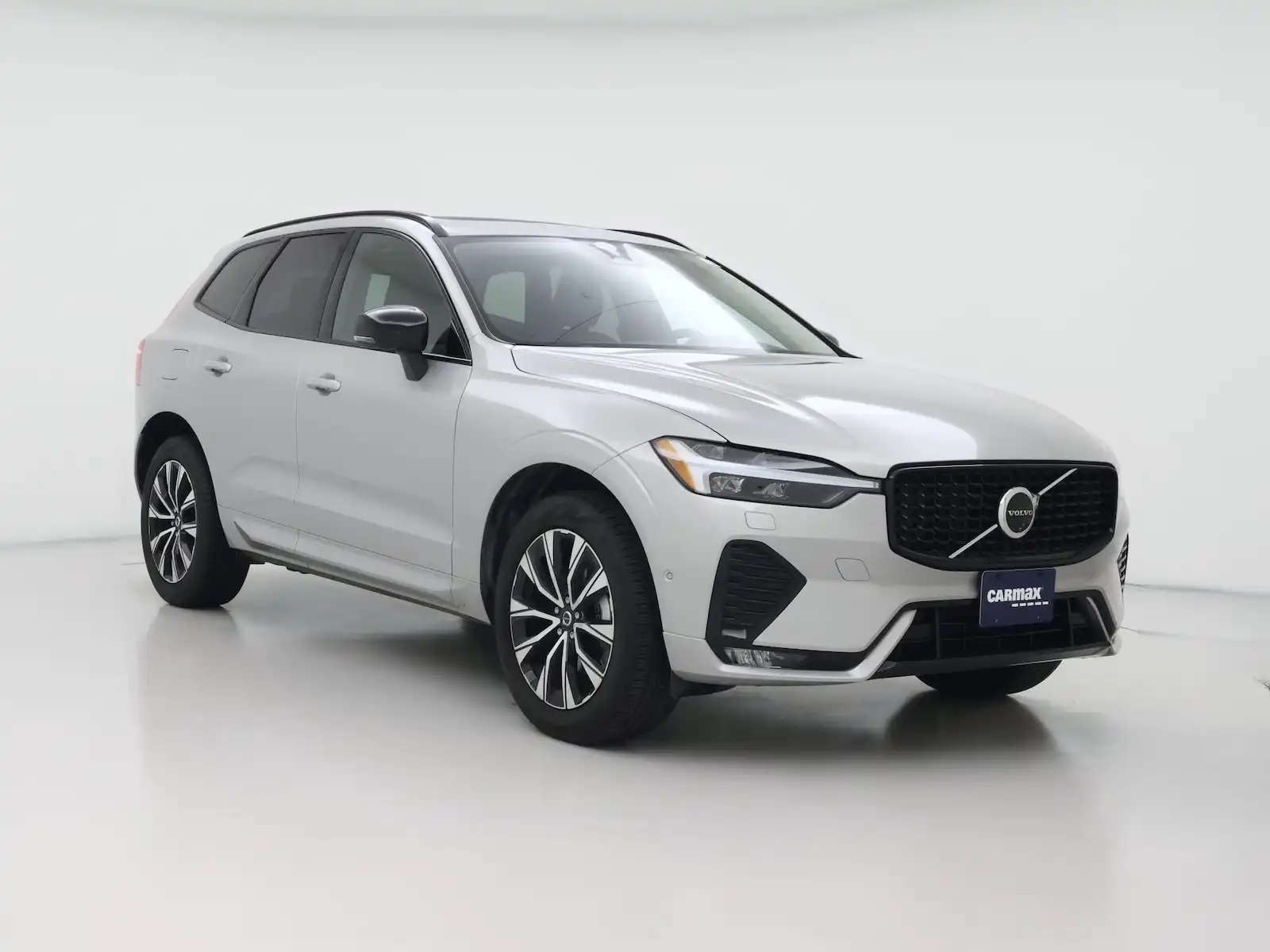 2025 Volvo XC60 B5 Plus Dark AWD's photo