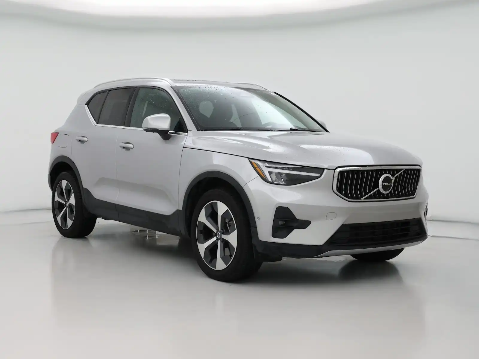 2025 Volvo XC40 B5 Plus Bright AWD's photo