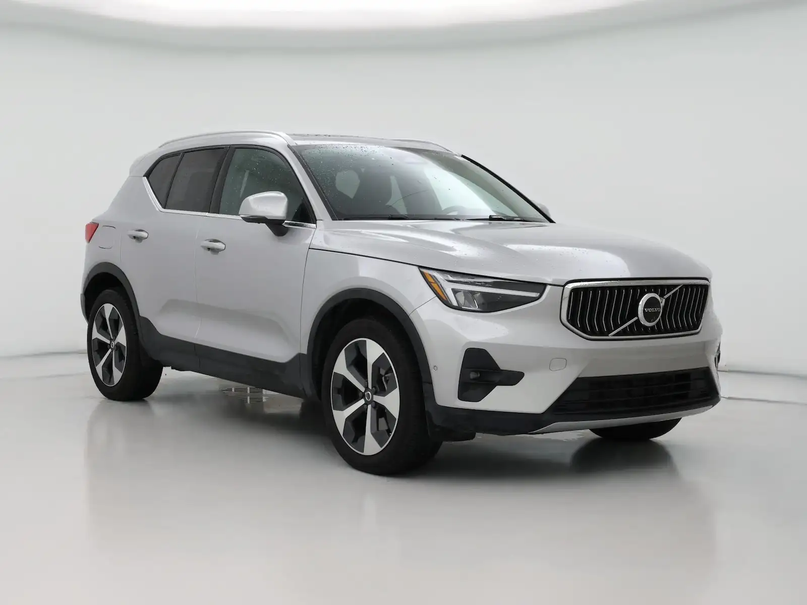 2025 Volvo XC40 B5 Plus Bright AWD's photo