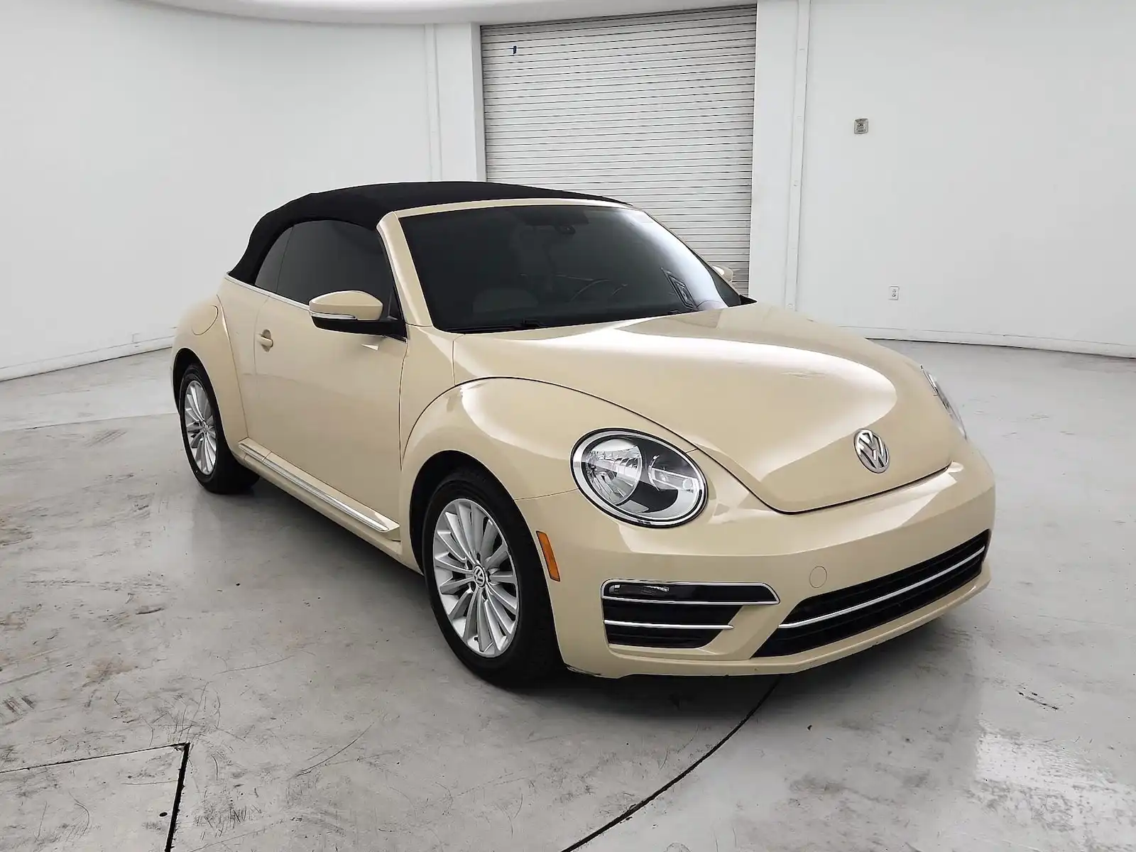 2019 Volkswagen Beetle 2.0T SE Convertible Auto's photo