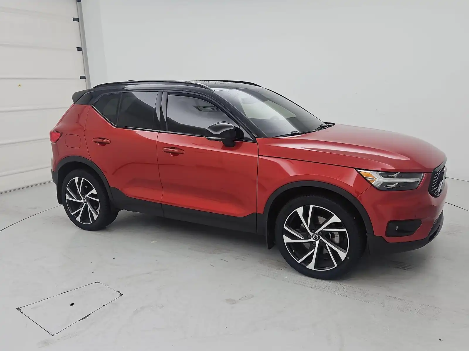 2022 Volvo XC40 T5 R-Design AWD's photo