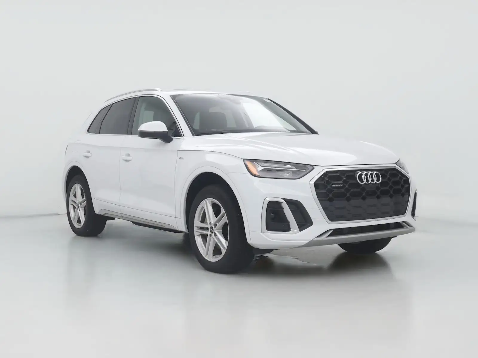 2024 Audi Q5 55 e Premium Plus's photo