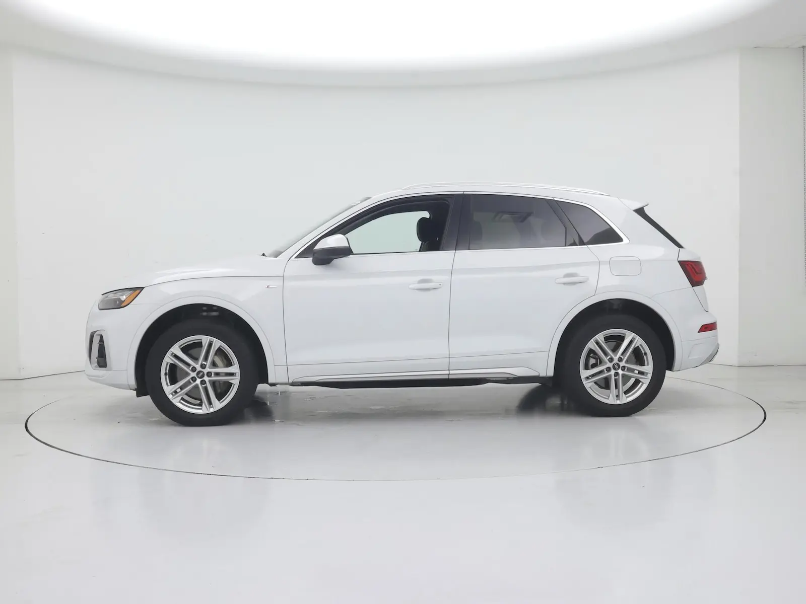 2024 Audi Q5 55 e Premium Plus photo 4