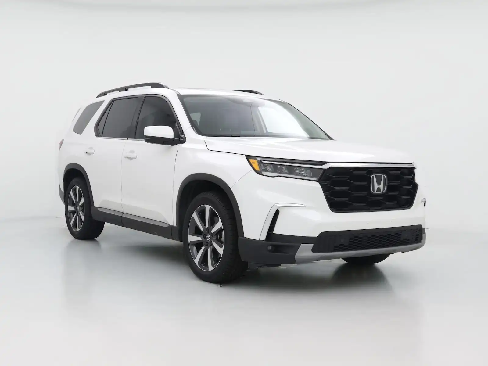 2025 Honda Pilot Touring 2WD's photo