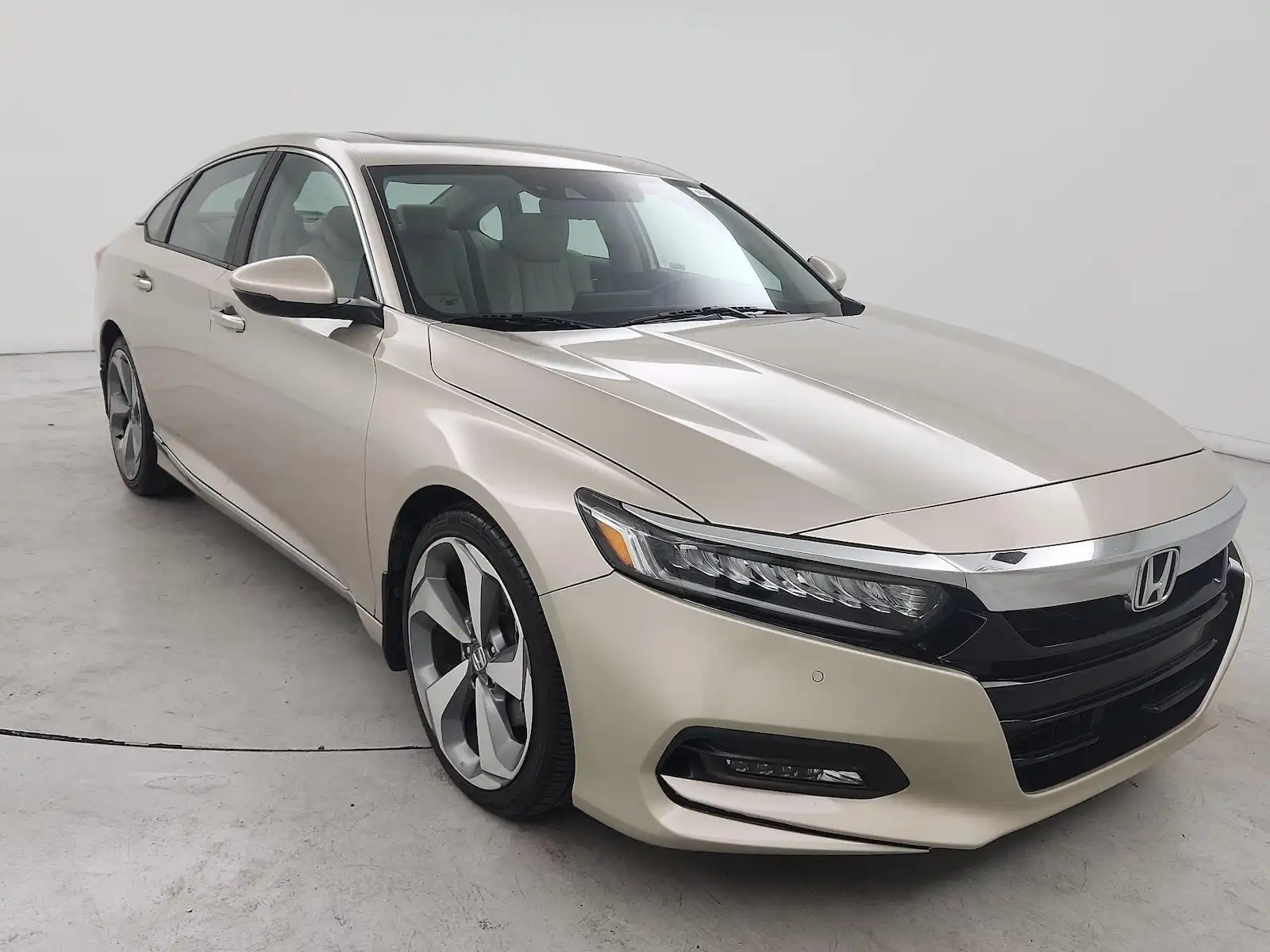 2018 Honda Accord 1.5T Touring Auto's photo