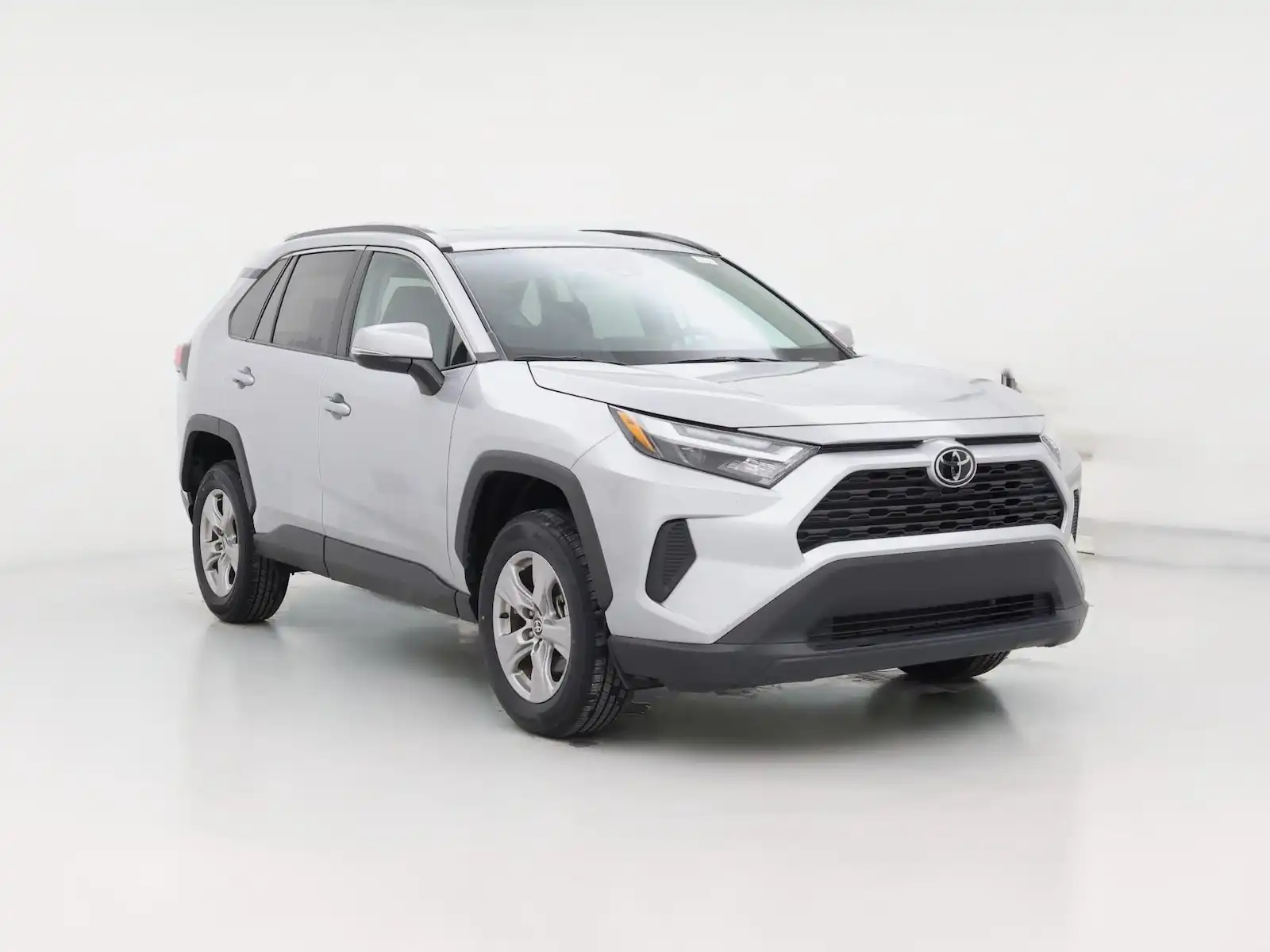 2025 Toyota RAV4 XLE's photo