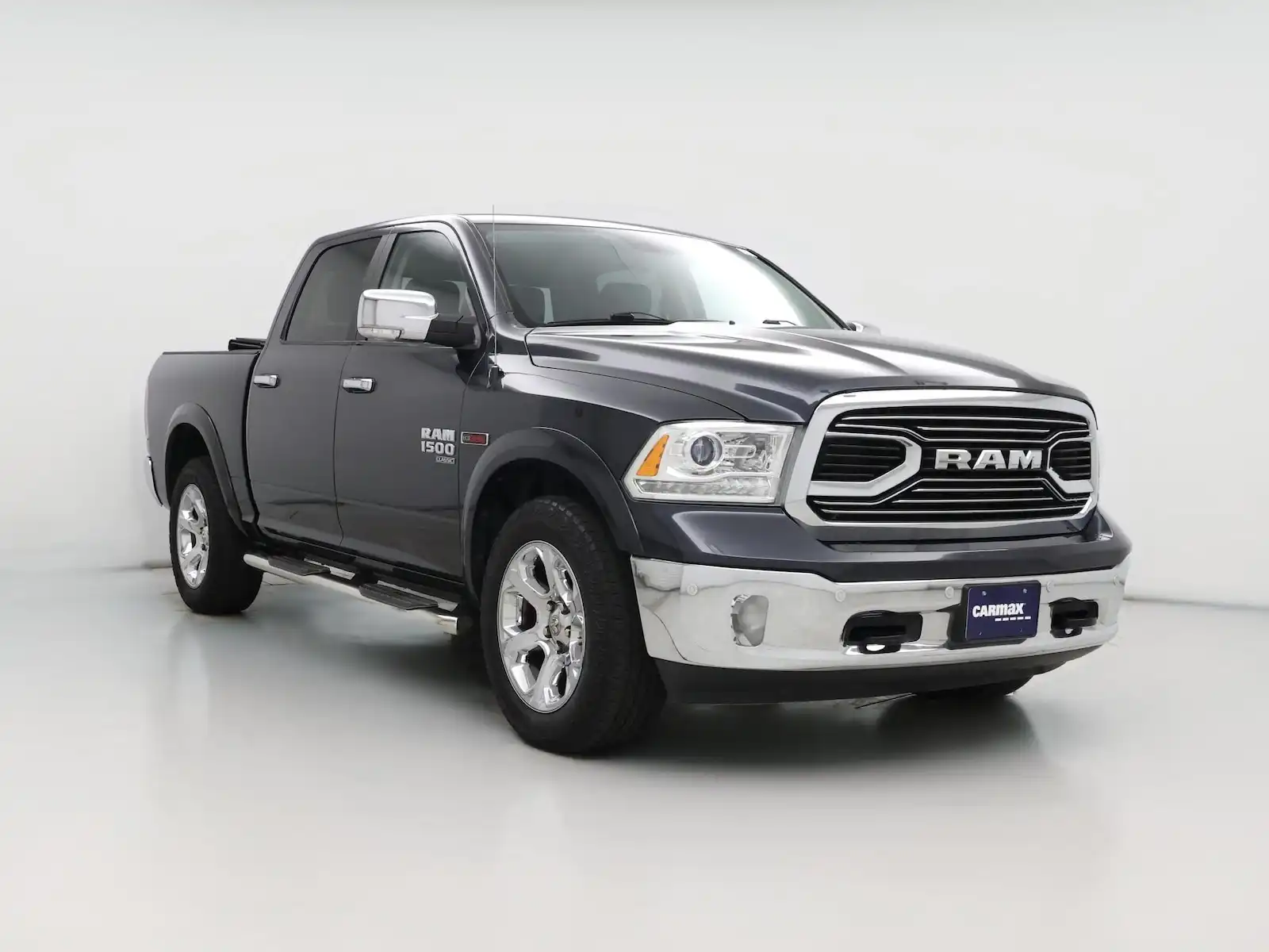 2019 RAM 1500 Classic Laramie Crew Cab 5'7's photo