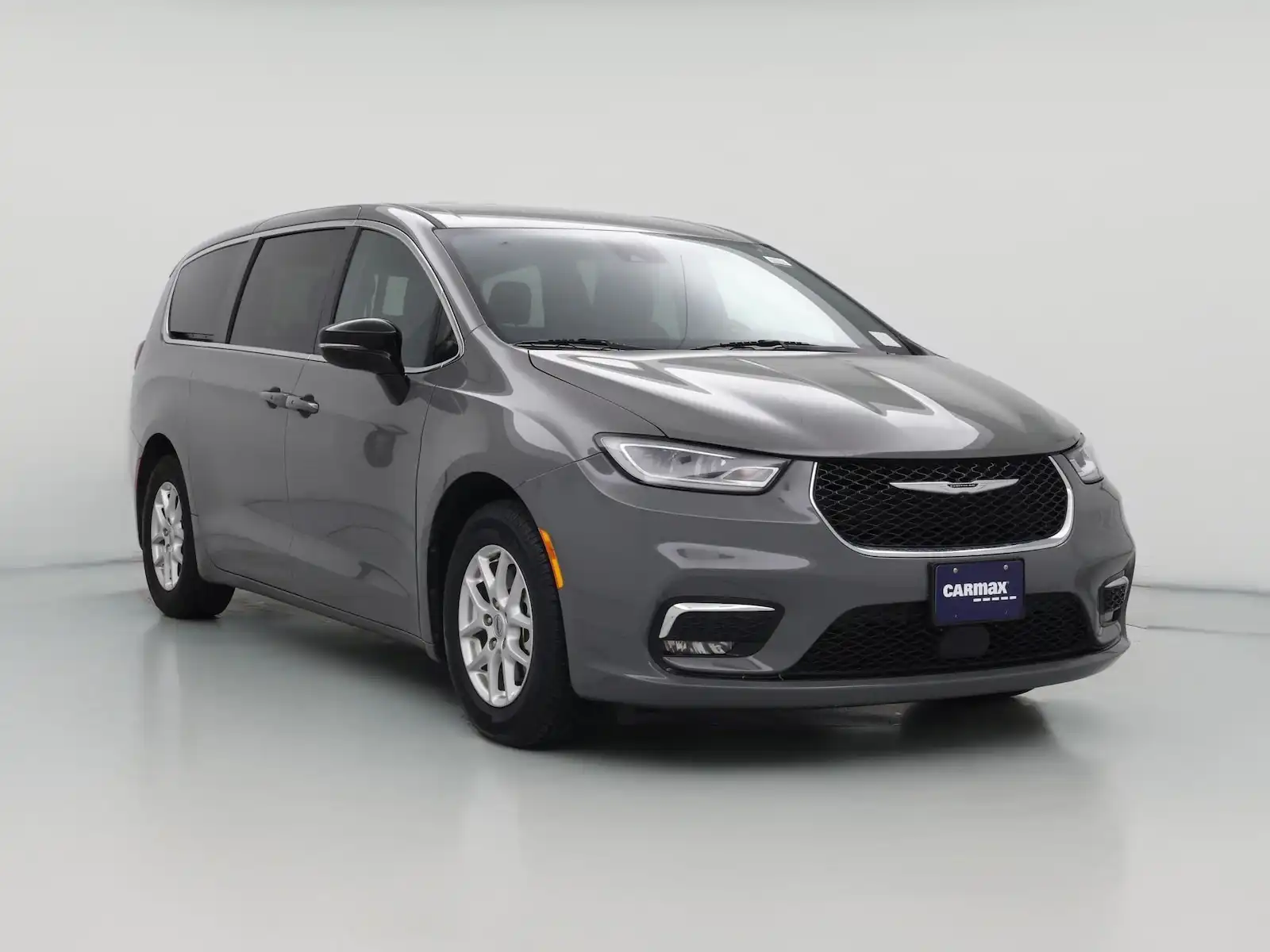 2025 Chrysler Pacifica Select's photo