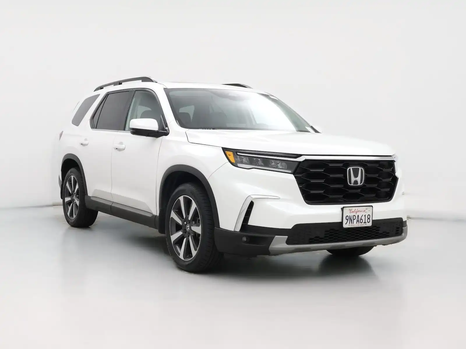 2025 Honda Pilot Touring 2WD's photo