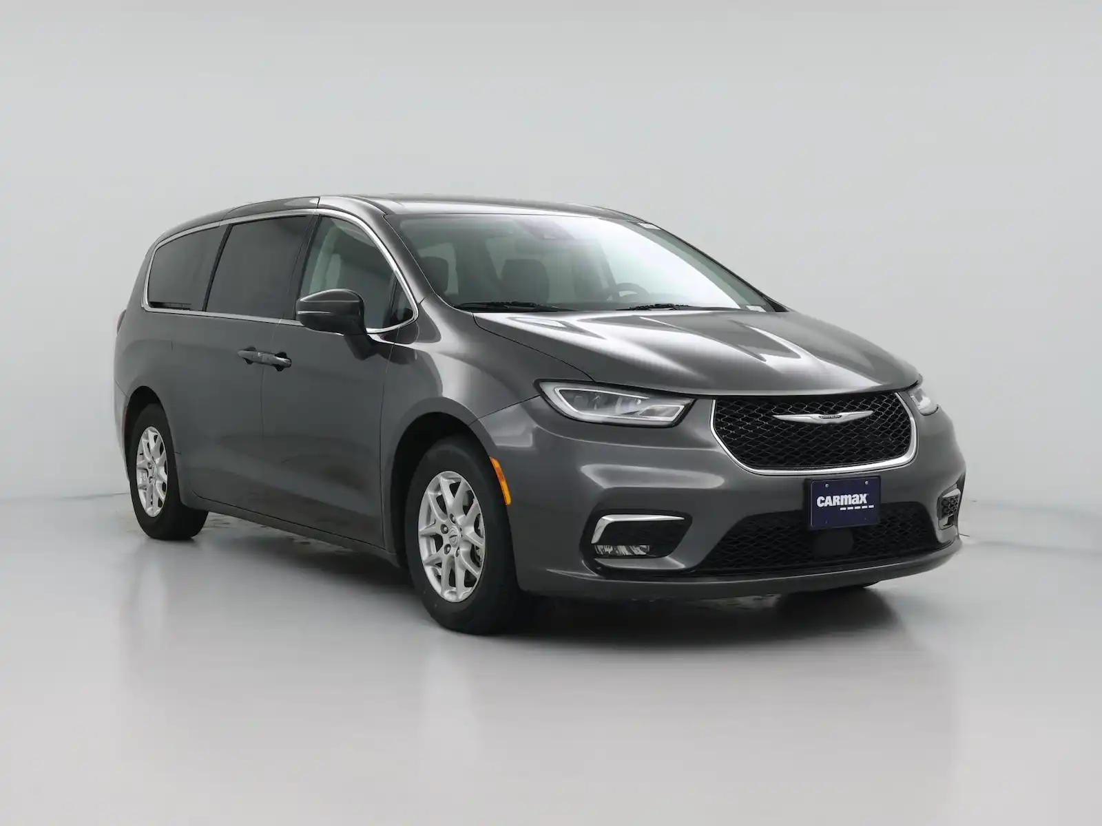 2023 Chrysler Pacifica Touring L's photo