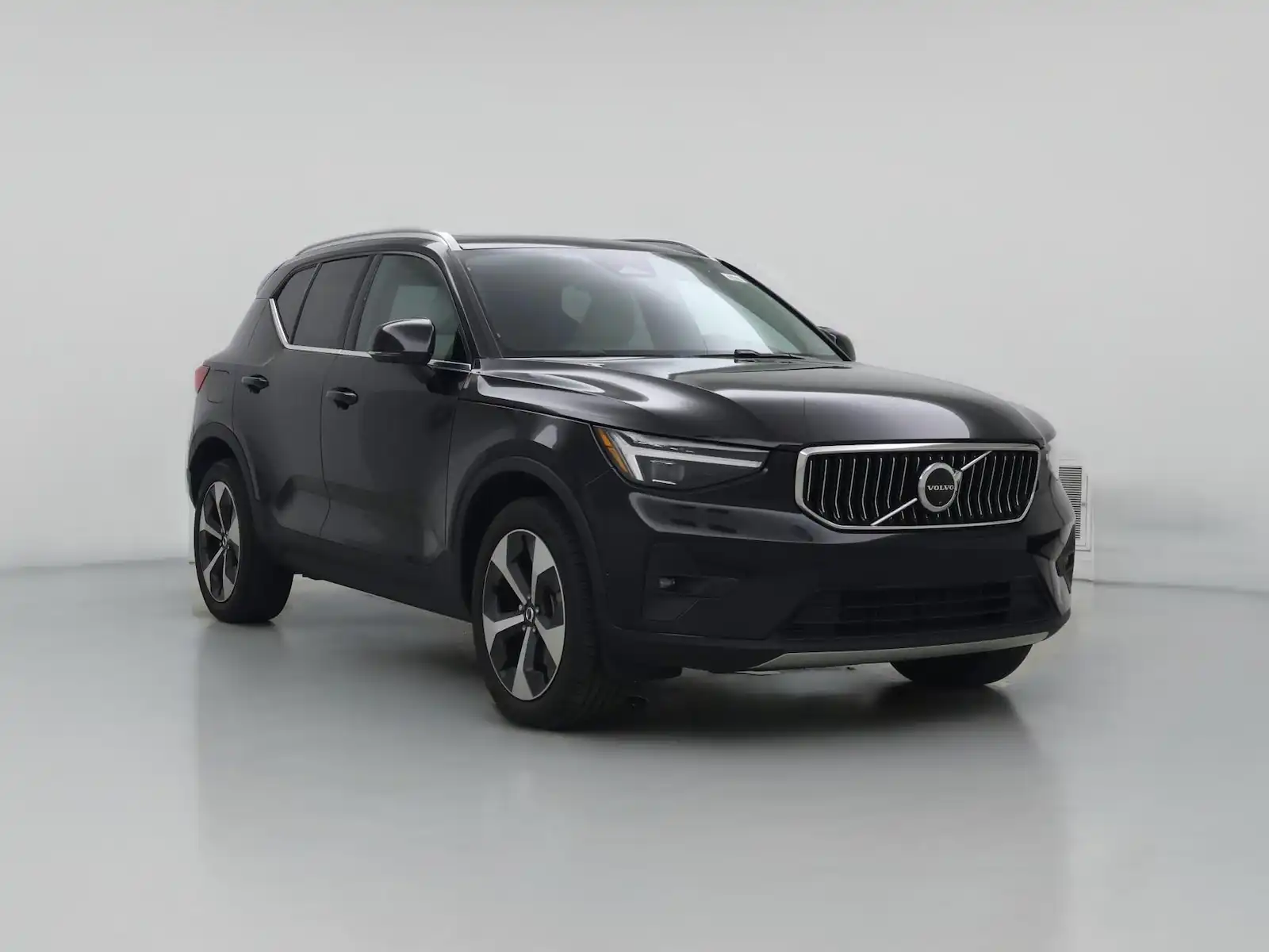 2024 Volvo XC40 B5 Plus Bright AWD's photo