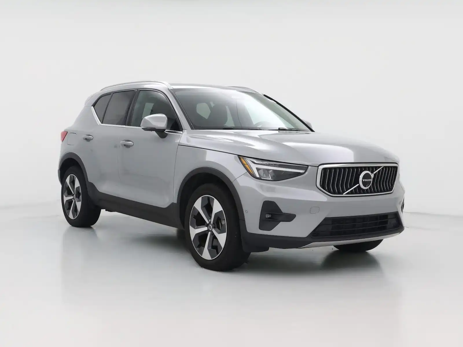 2024 Volvo XC40 B5 Plus Bright AWD's photo