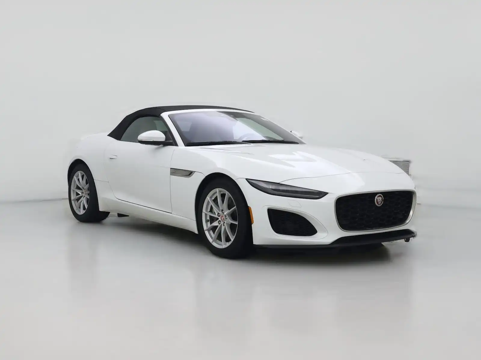 2021 Jaguar F-TYPE Convertible's photo