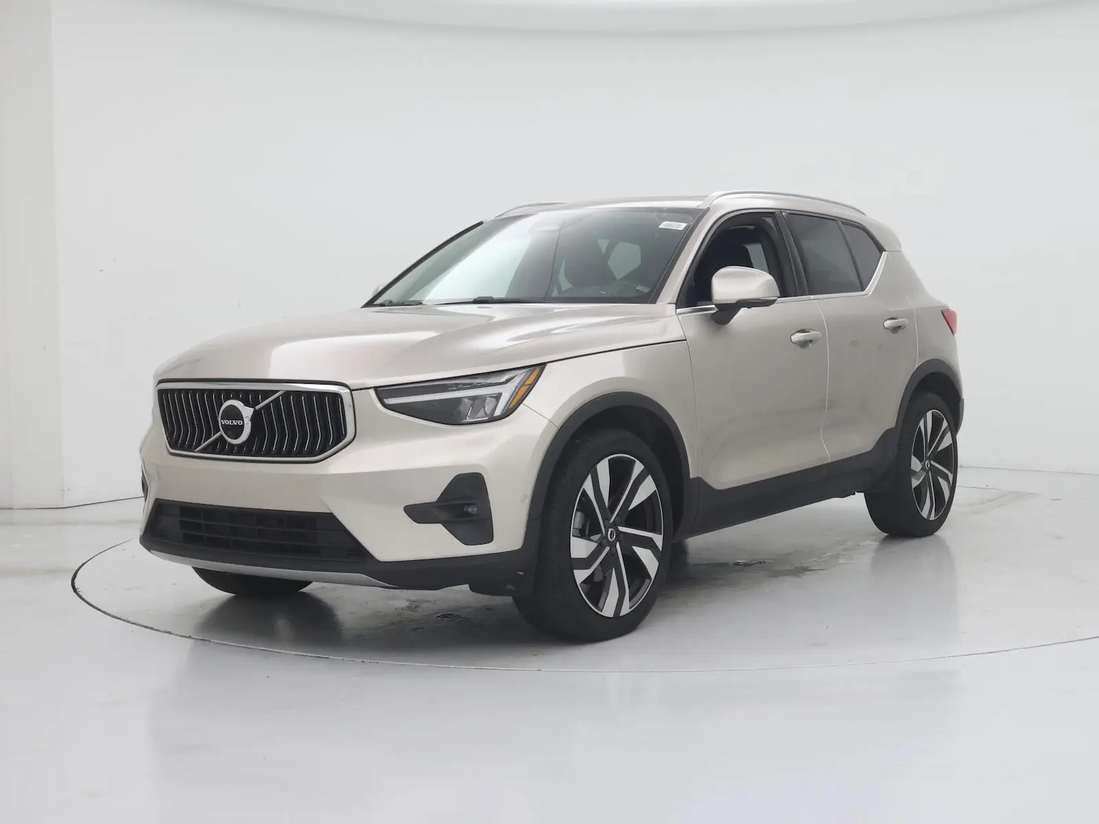 2023 Volvo XC40 B5 Plus Bright AWD photo 5