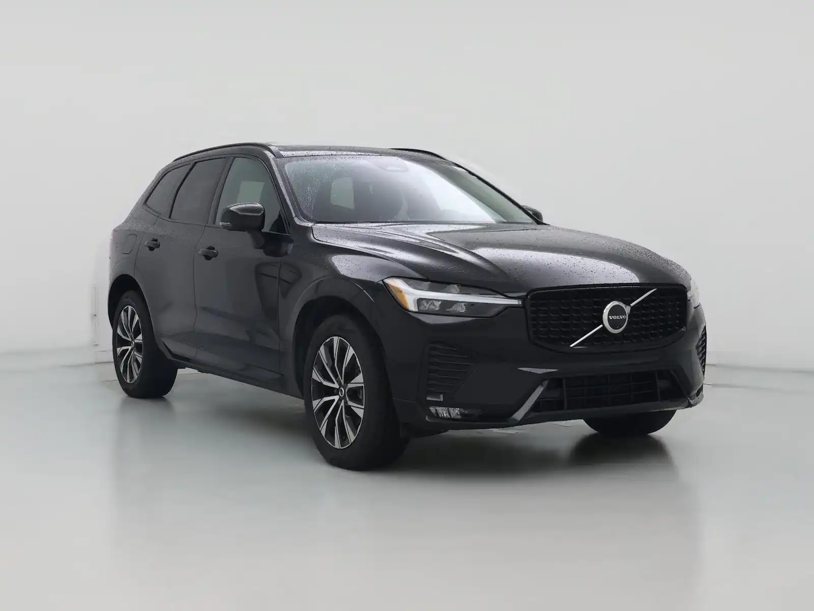 2024 Volvo XC60 B5 Plus Dark Theme AWD's photo
