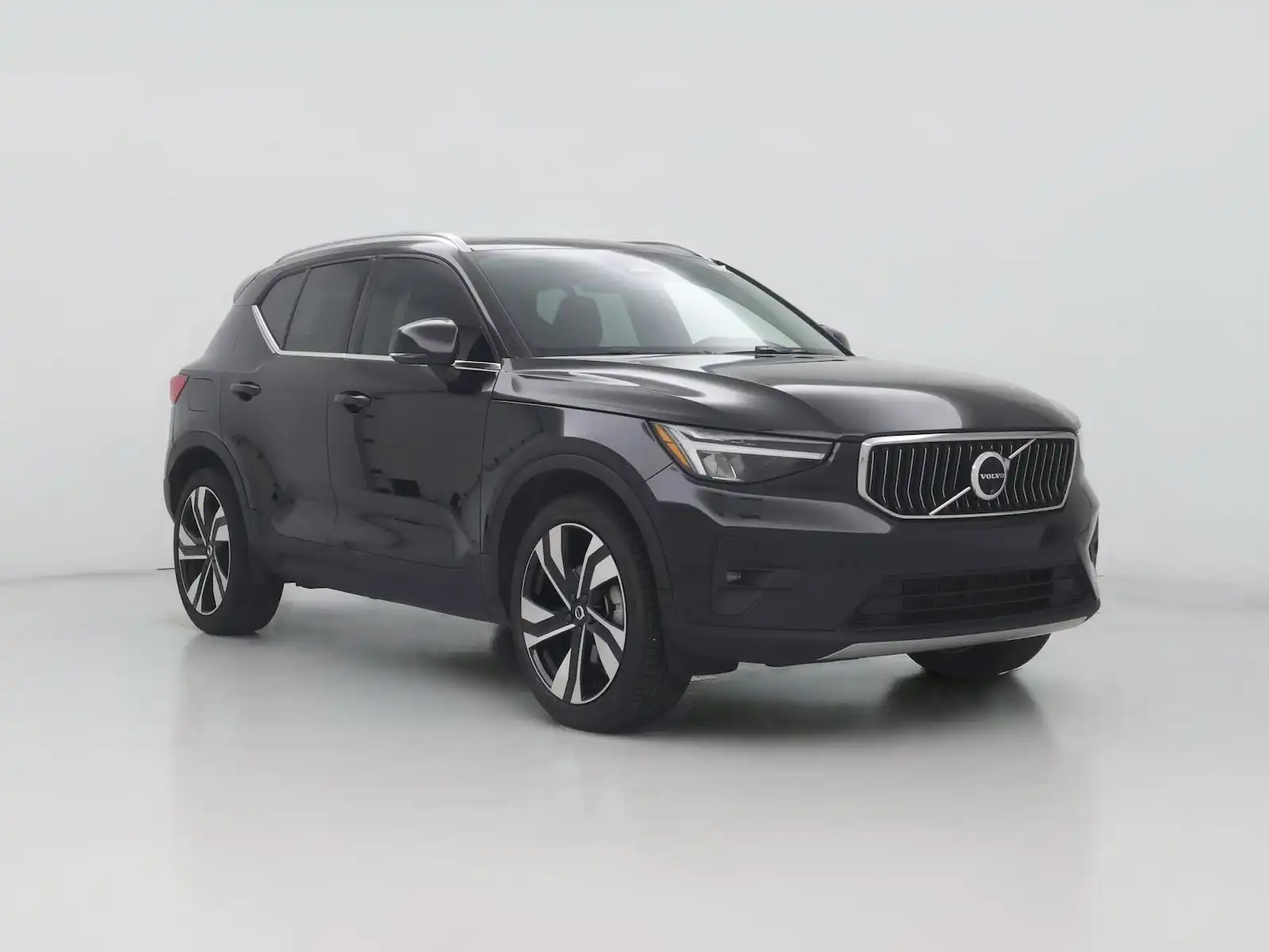 2024 Volvo XC40 B5 Plus Bright AWD's photo