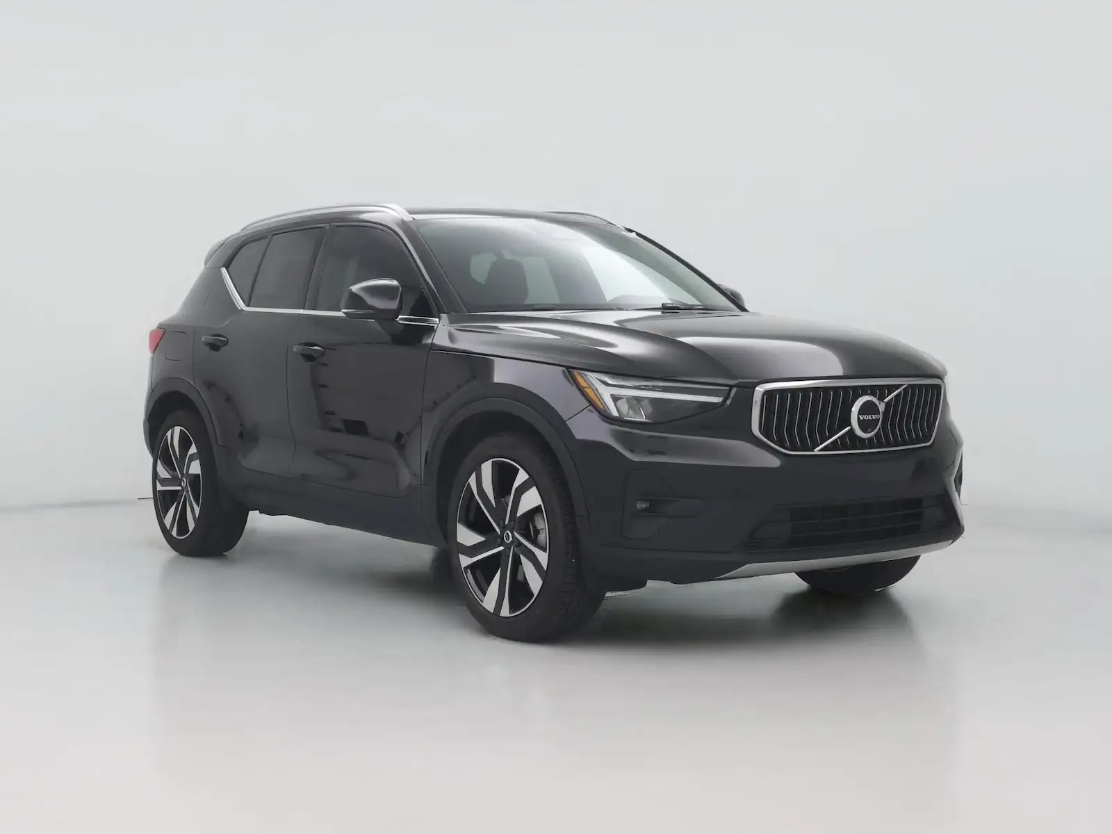 2024 Volvo XC40 B5 Plus Bright AWD's photo