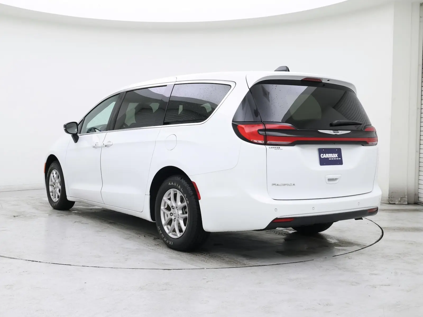 2025 Chrysler Pacifica Select photo 3