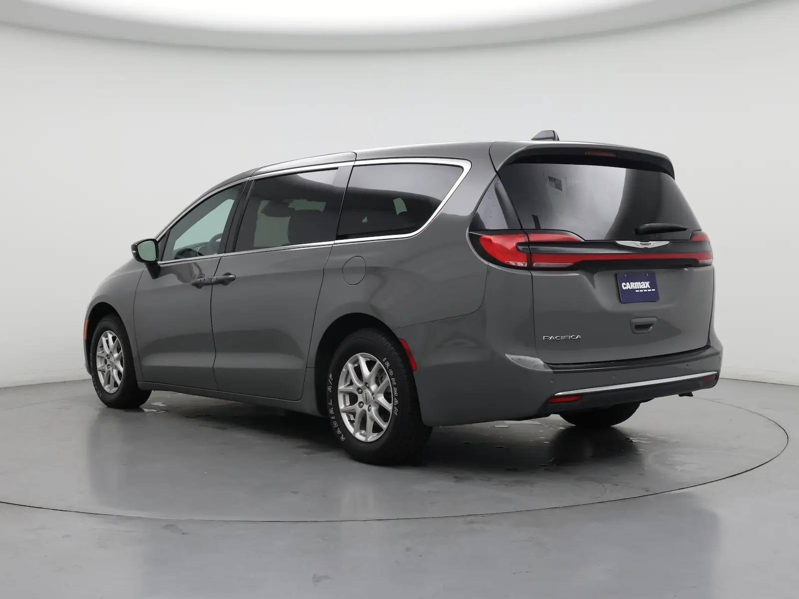 2025 Chrysler Pacifica Select photo 3