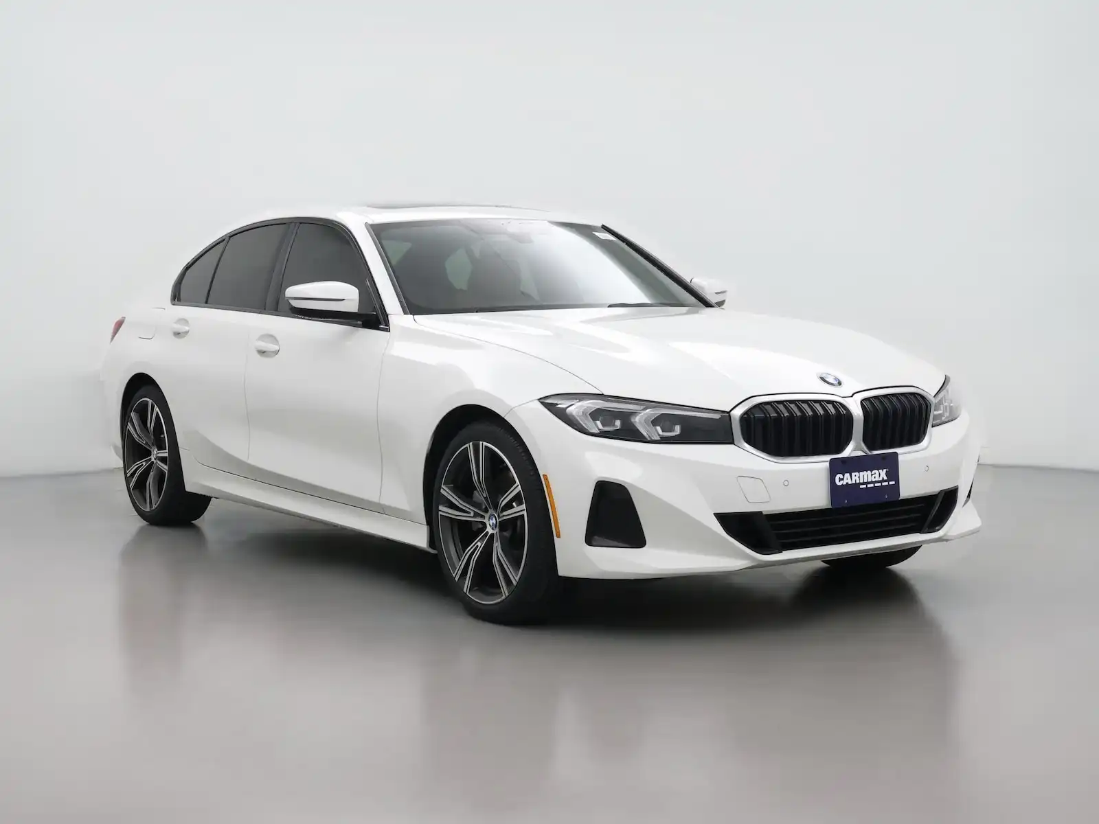 2023 BMW 3 Series 330i Sedan's photo