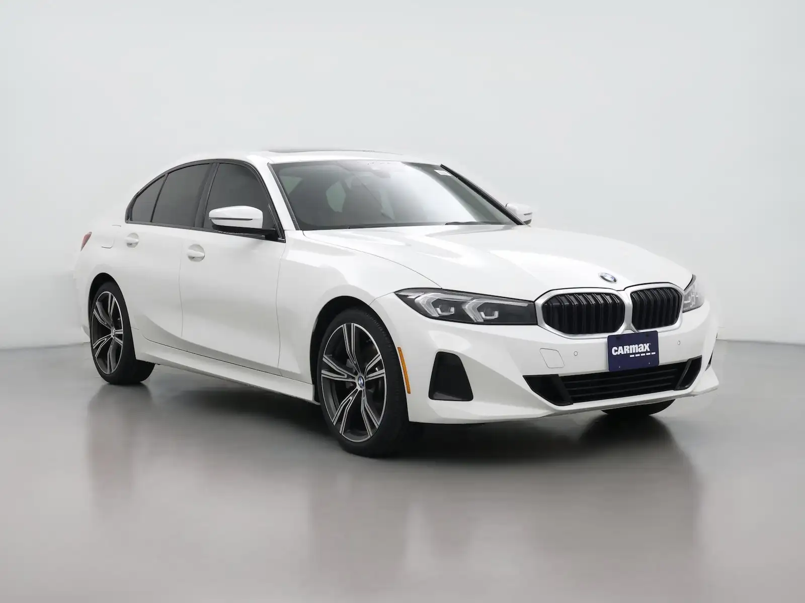 2023 BMW 3 Series 330i Sedan's photo