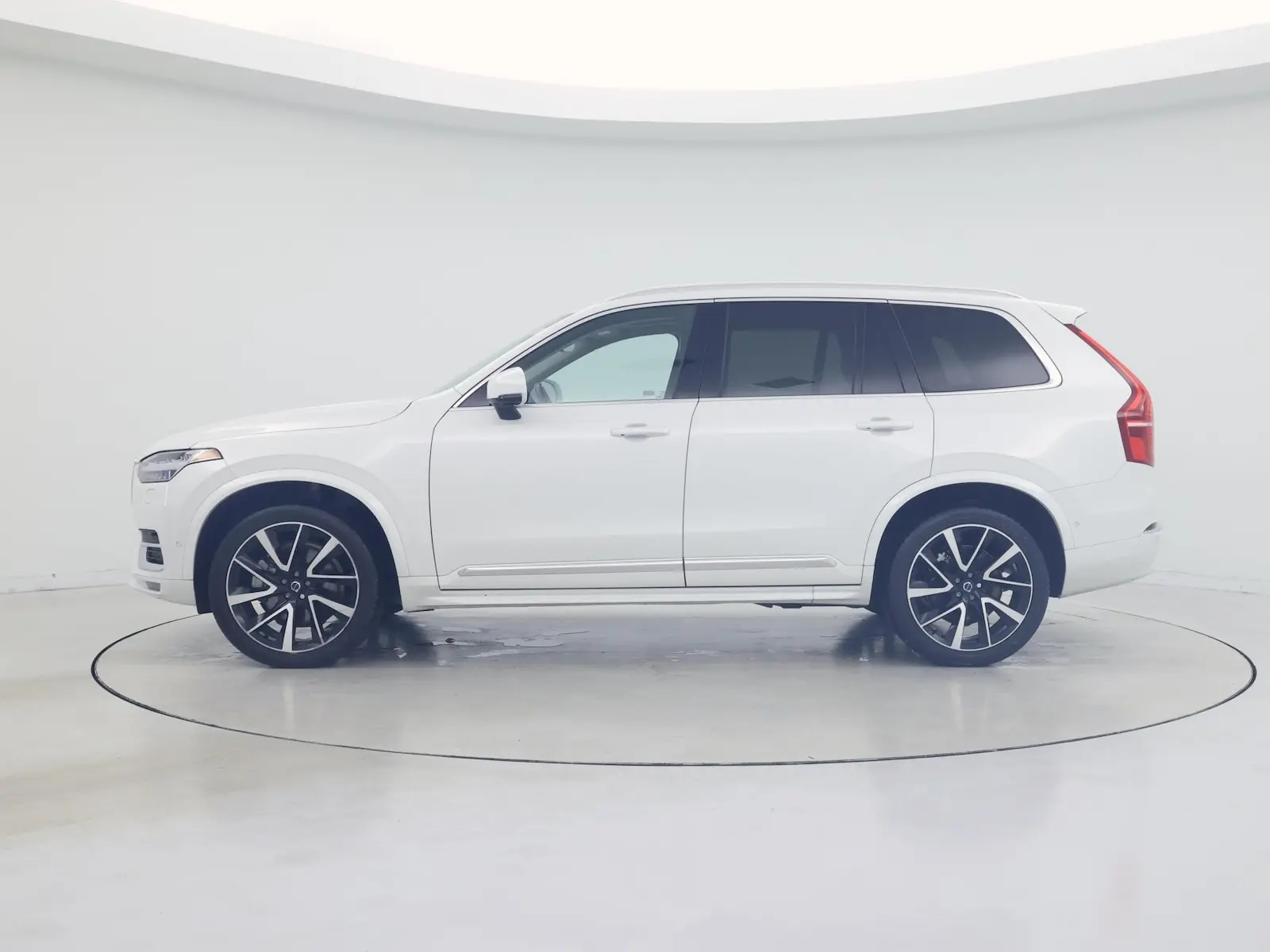 2023 Volvo XC90 B5 Plus AWD photo 4