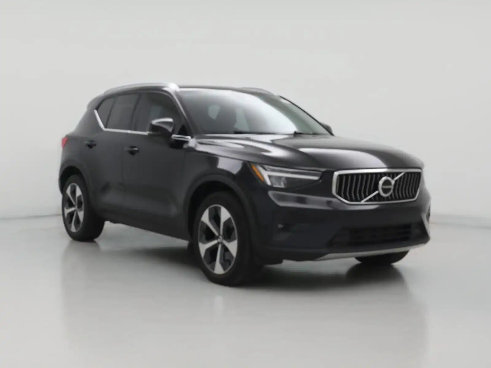 2024 Volvo XC40 B5 Plus Bright AWD's photo