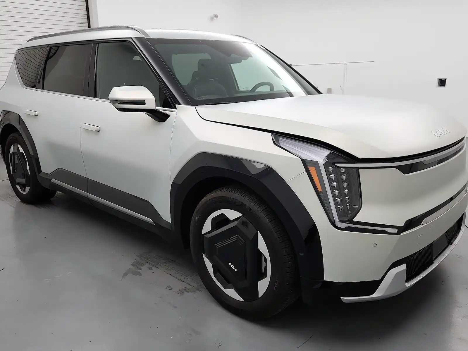 2024 Kia EV9 AWD Land's photo