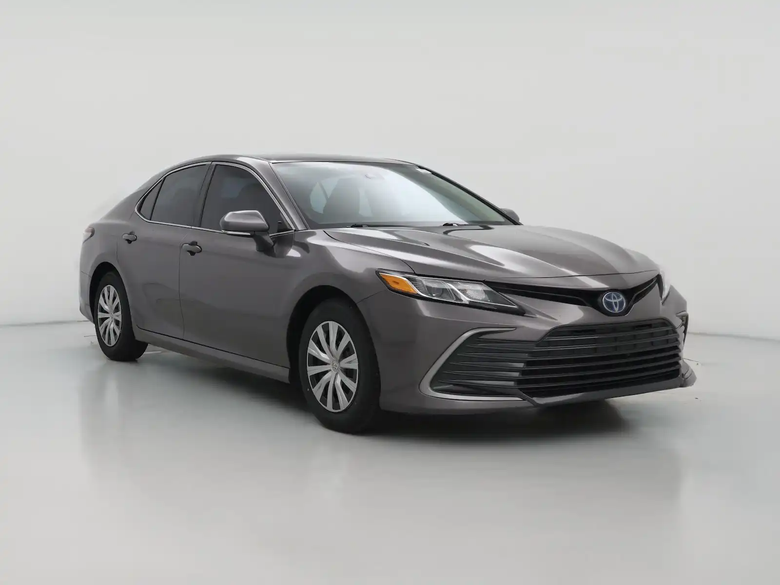 2022 Toyota Camry LE Hybrid's photo