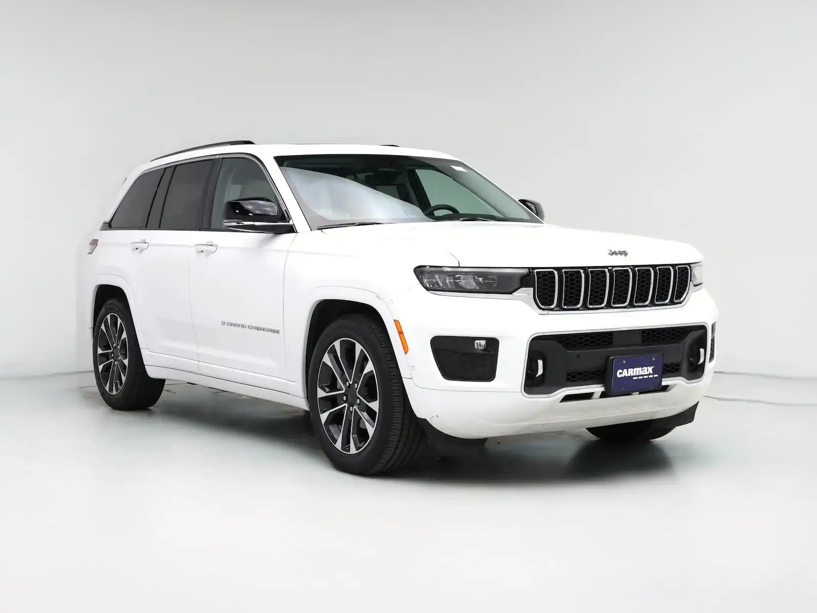 2023 Jeep Grand Cherokee Overland 4WD's photo