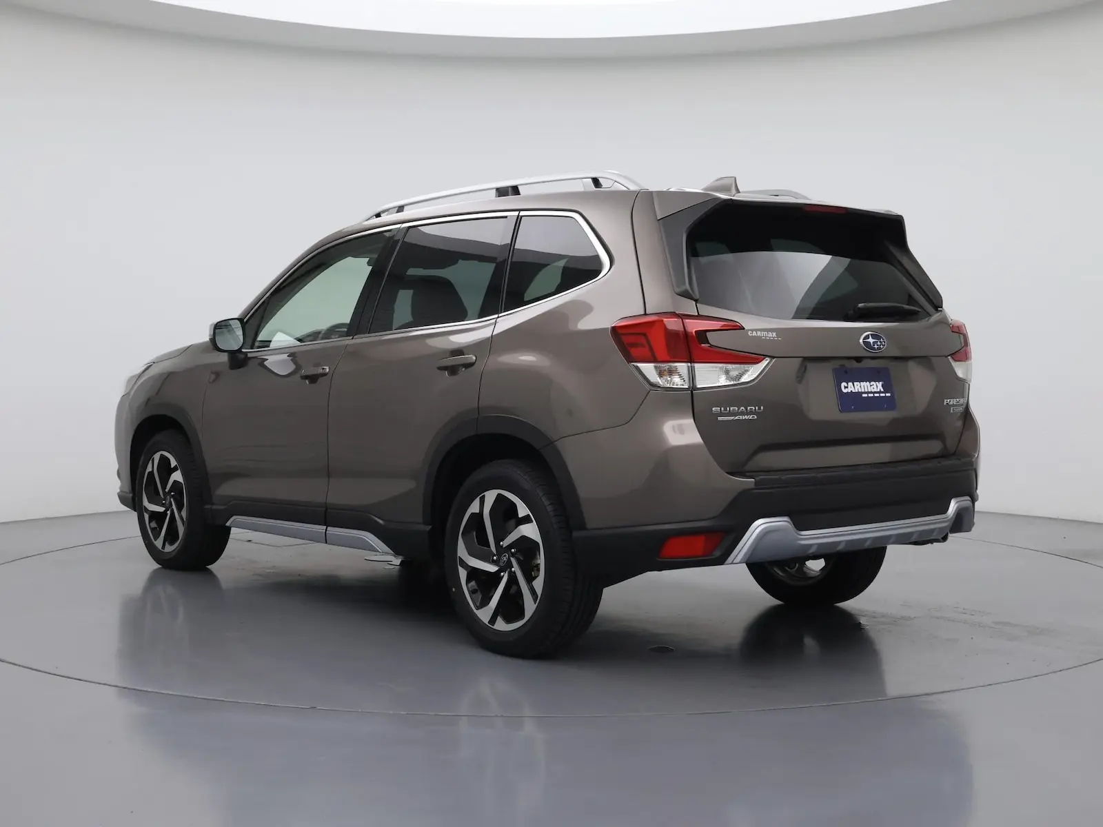 2023 Subaru Forester Touring photo 3