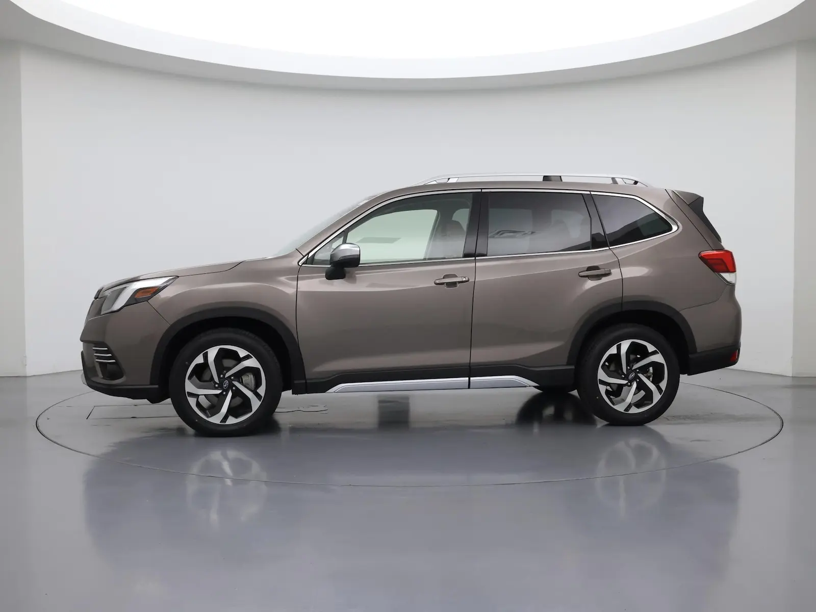 2023 Subaru Forester Touring photo 4
