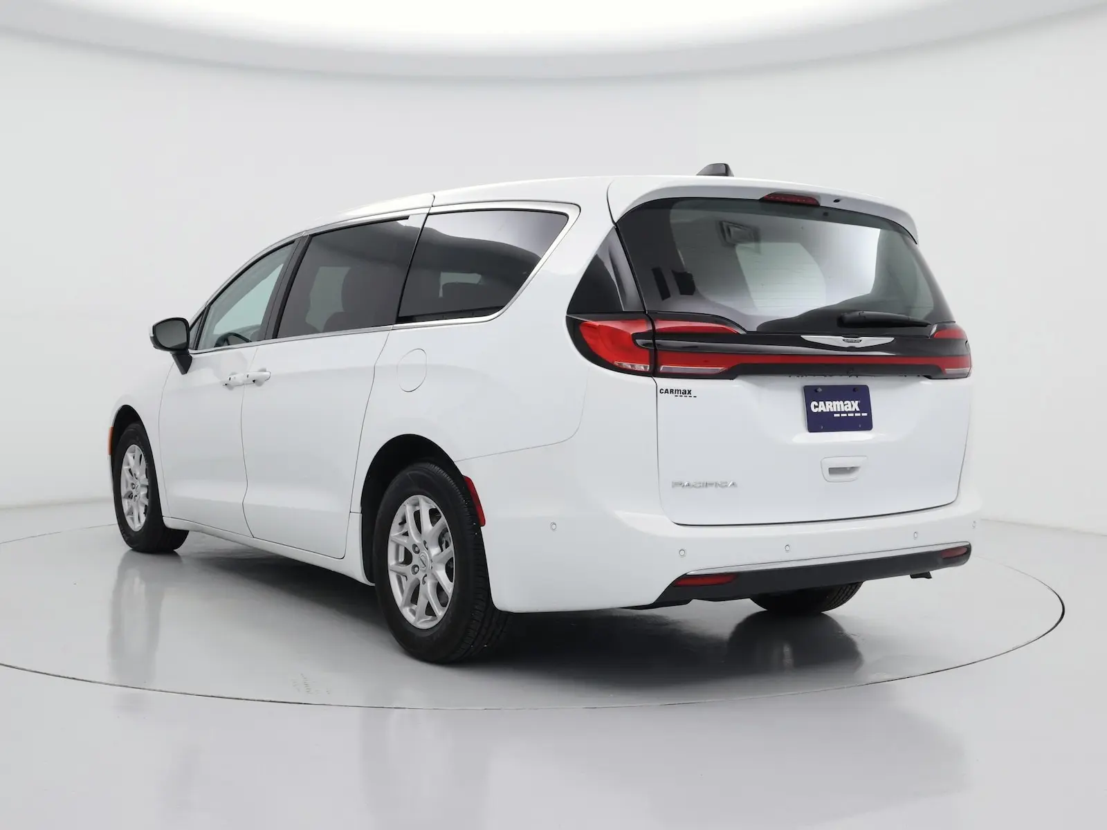 2023 Chrysler Pacifica Touring L photo 3