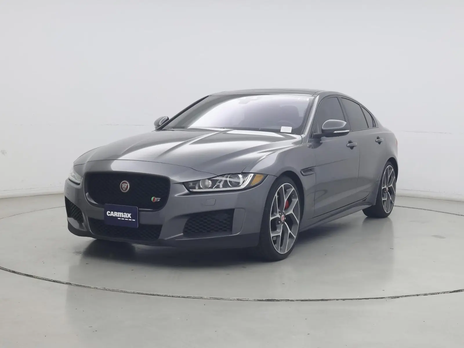 2019 Jaguar XE S photo 5