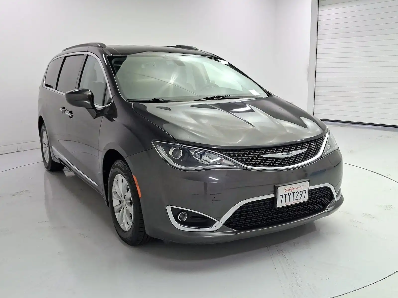 2017 Chrysler Pacifica Touring L's photo