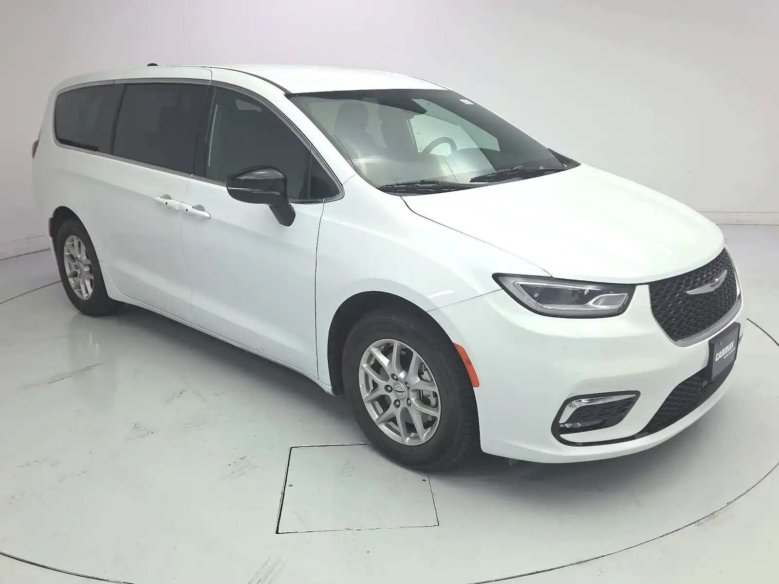 2025 Chrysler Pacifica Select's photo