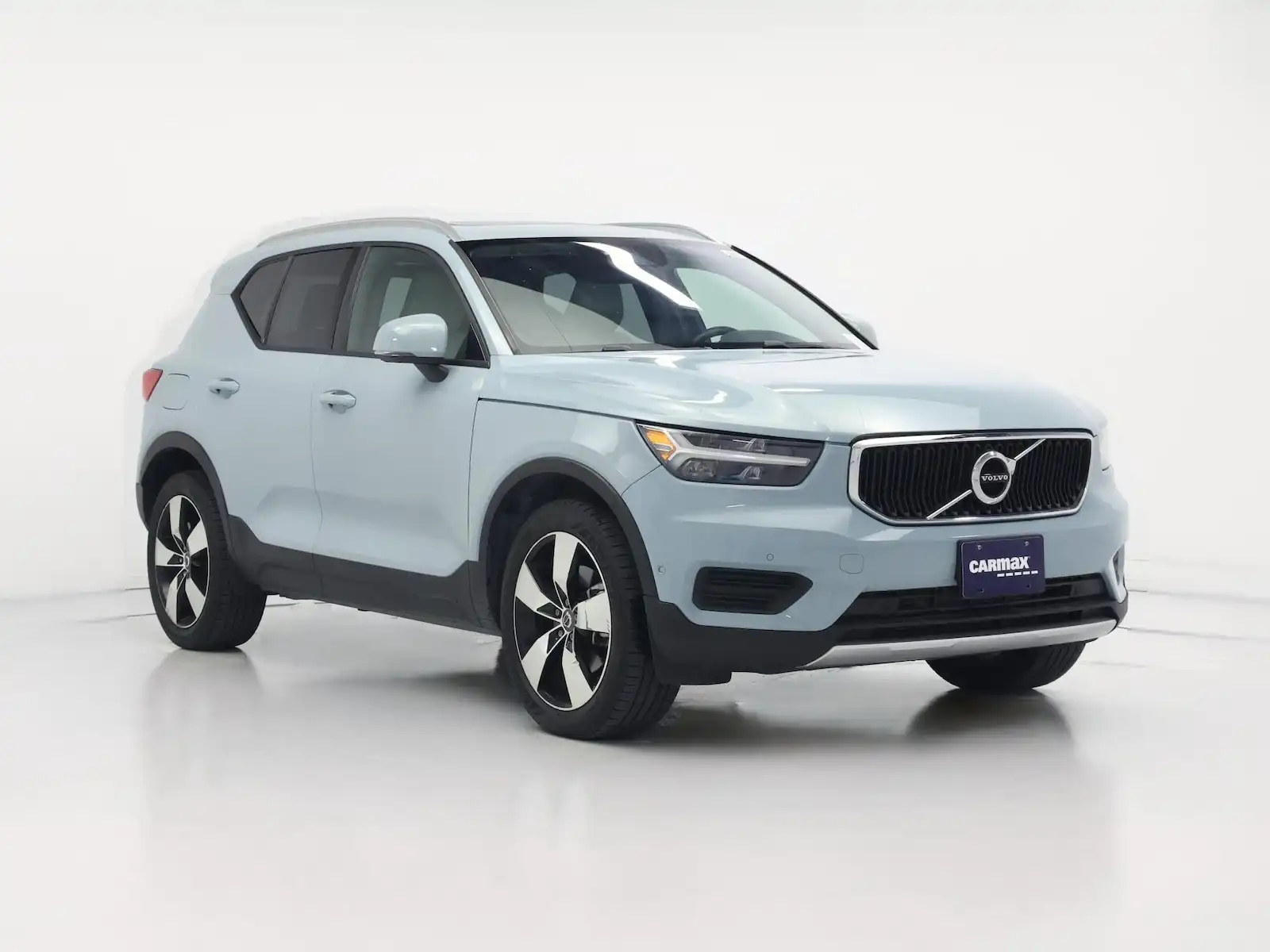 2019 Volvo XC40 T5 Momentum AWD's photo