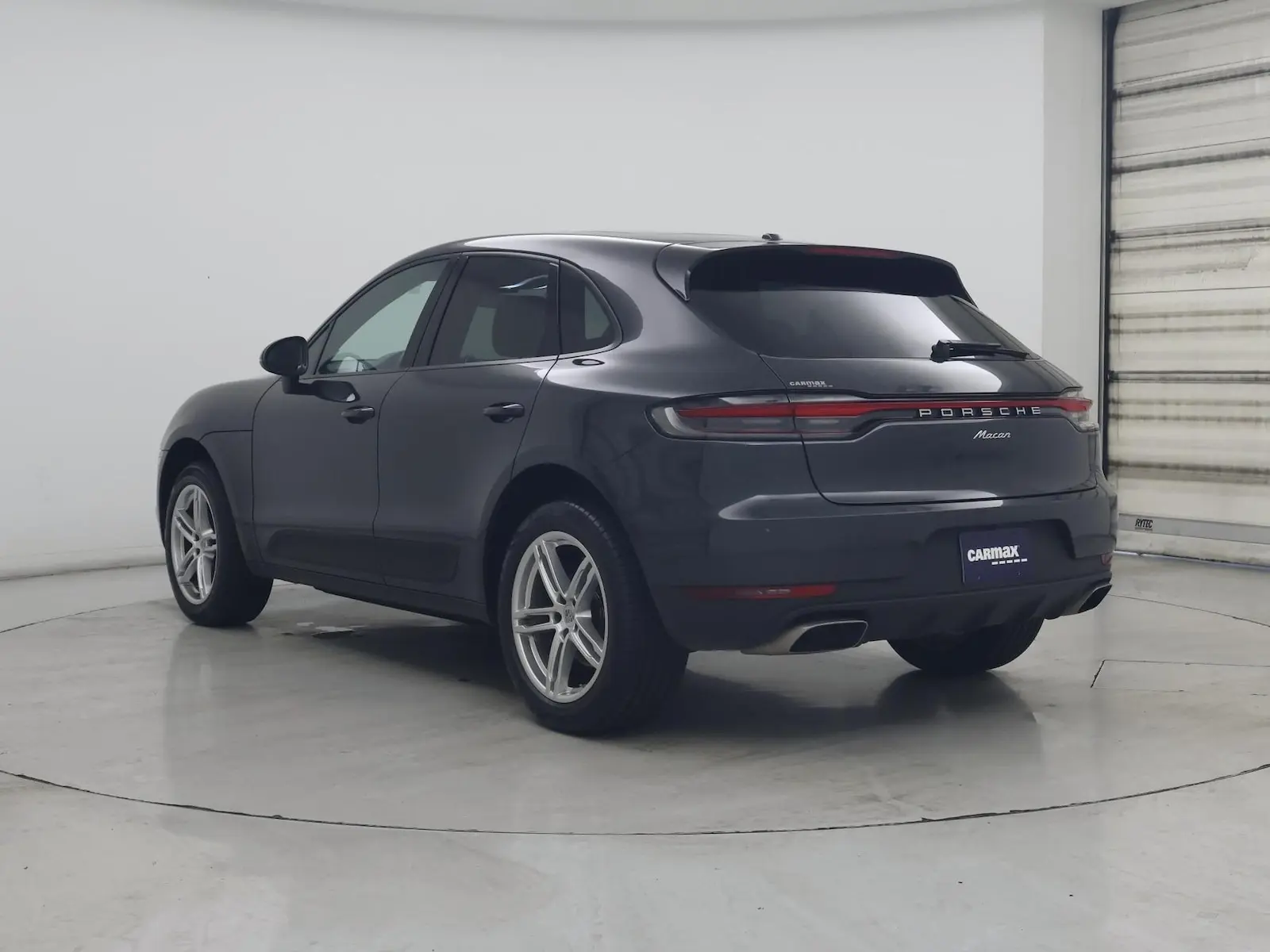 2021 Porsche Macan Base photo 3